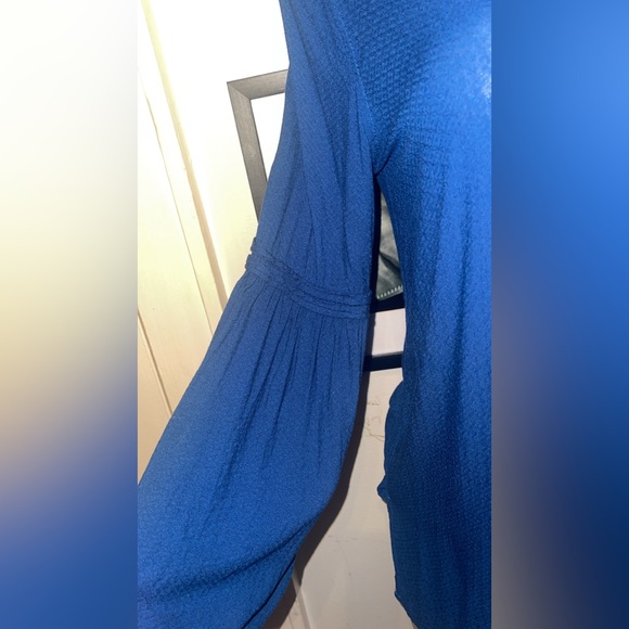 Max Studio Royal Blue Textured V-Neck Long Sleeve Blouse – Size Small - Picture 4 of 10